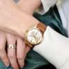 Montre femme vintage or bracelet lien marron beige