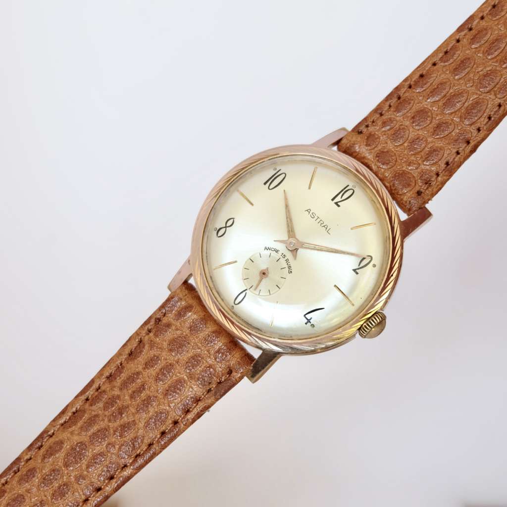 montre fine femme or vintage Montre fine femme or vintage