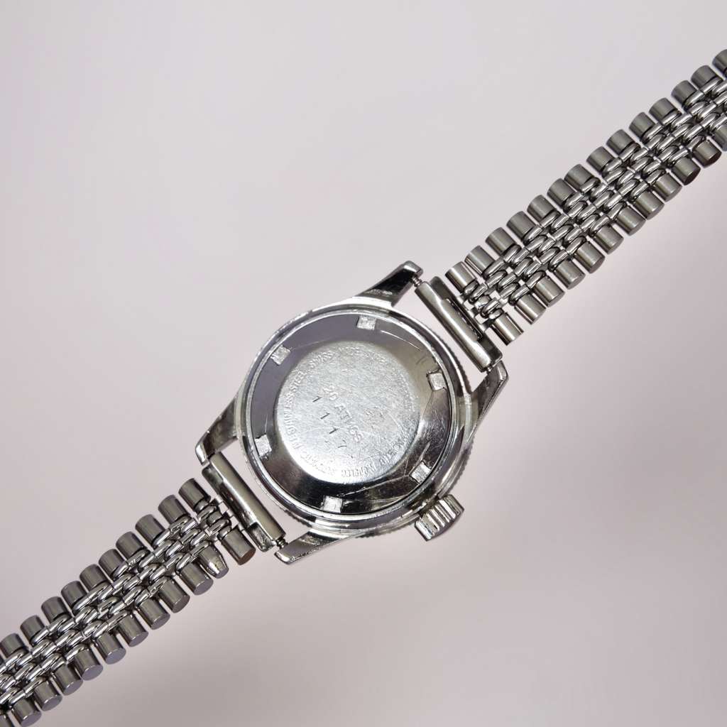 montre fond visse eta suiise mecanique vintage