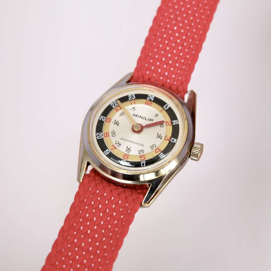 montre lip pedagogique femme enfant