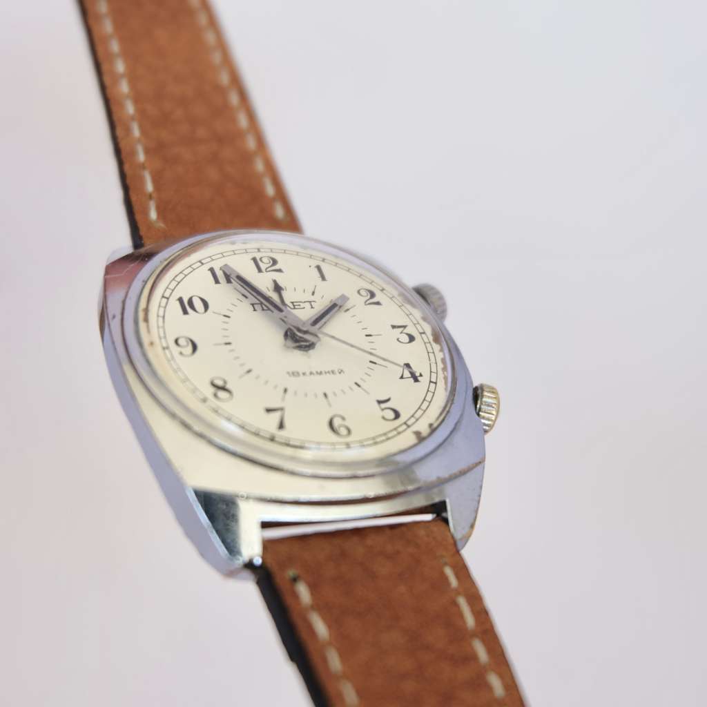 Montre vintage ancienne revisée garantie Montre vintage ancienne revisée garantie