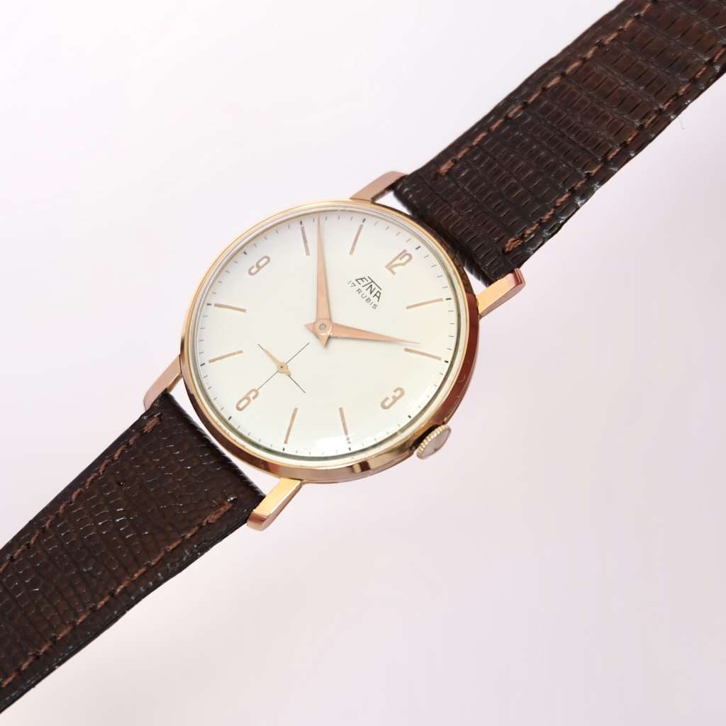 montre costume homme femme idee cadeau vintage Montre costume homme femme idée cadeau vintage