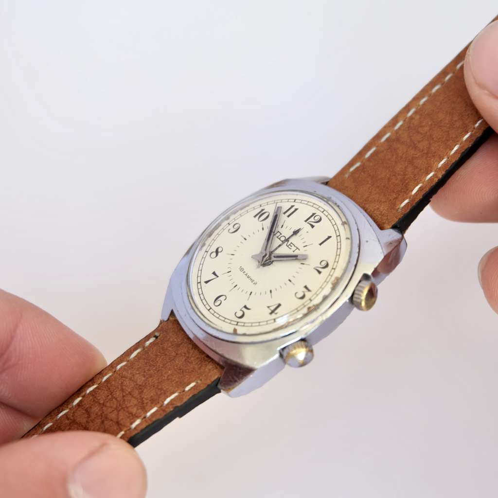 Montre soviétique guerre froide Montre soviétique guerre froide