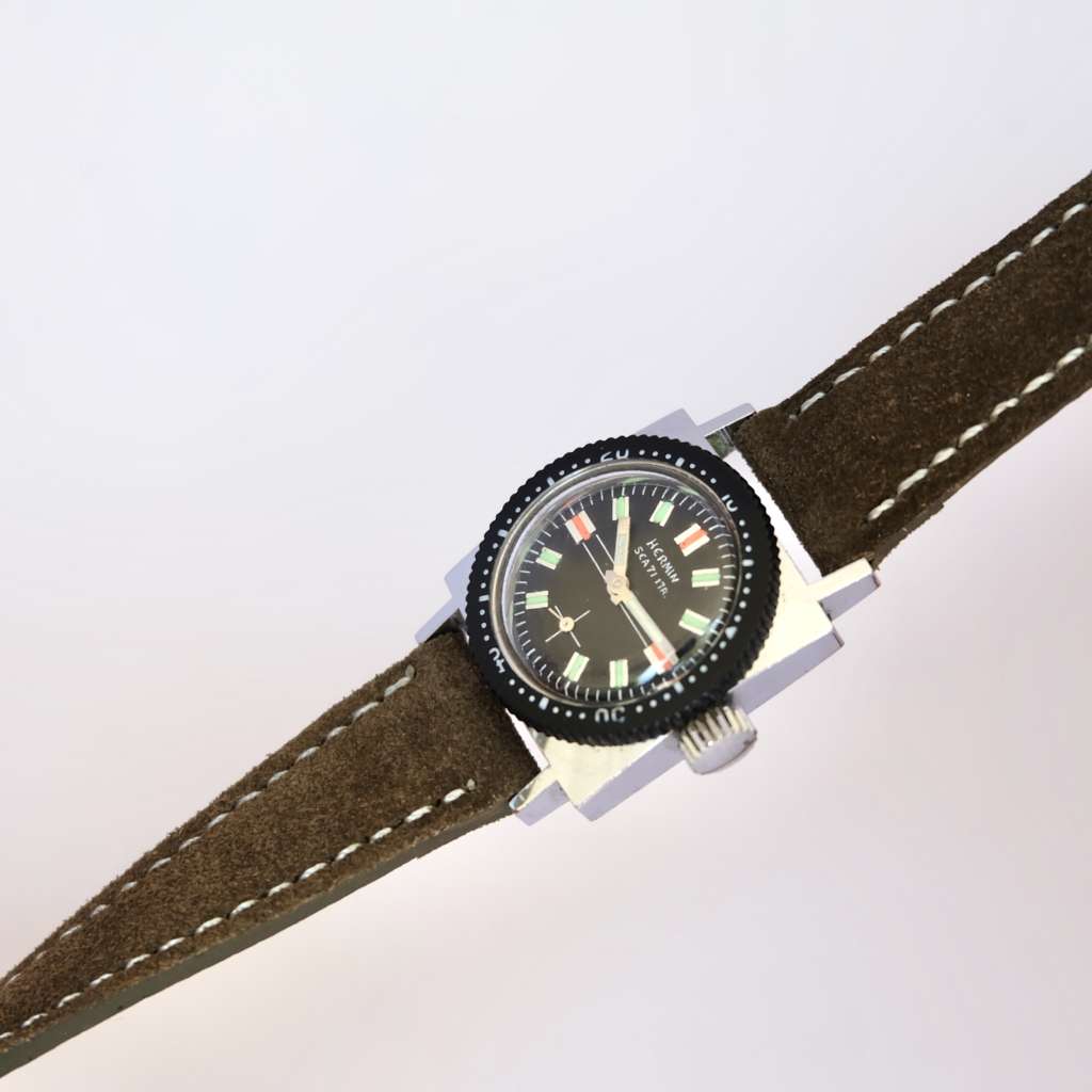 Montre vintage sportive femme bracelet kaki Montre vintage sportive femme bracelet kaki