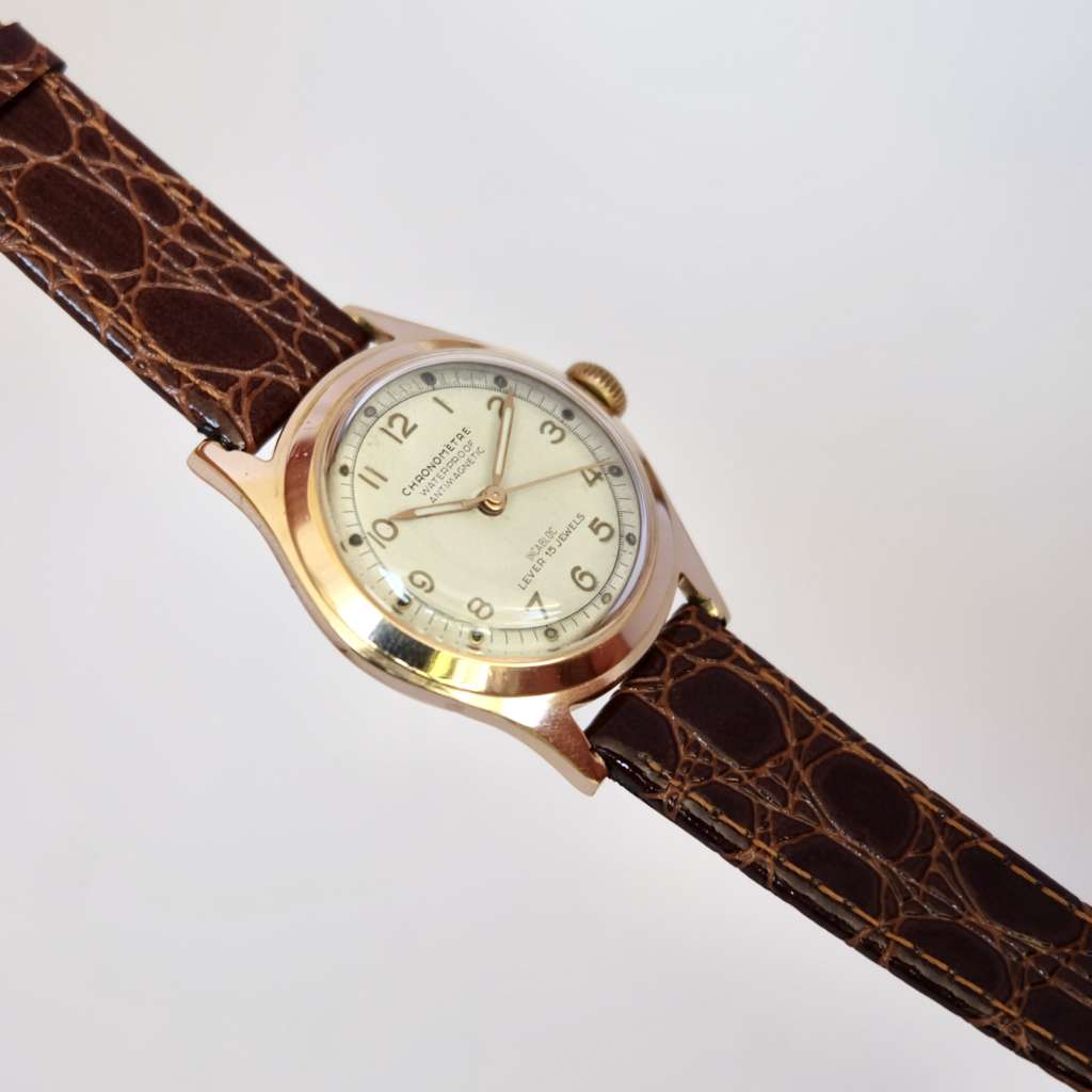 Montre médecin ancienne femme automatique vintage restaurée Montre médecin ancienne femme automatique vintage restaurée