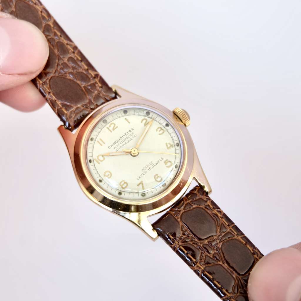 Montre ancienne or bracelet marron croco Montre ancienne or bracelet marron croco médecin
