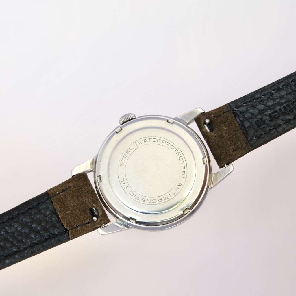 Montre type militaire ancienne révisée remontage automatique Montre type militaire ancienne révisée remontage automatique