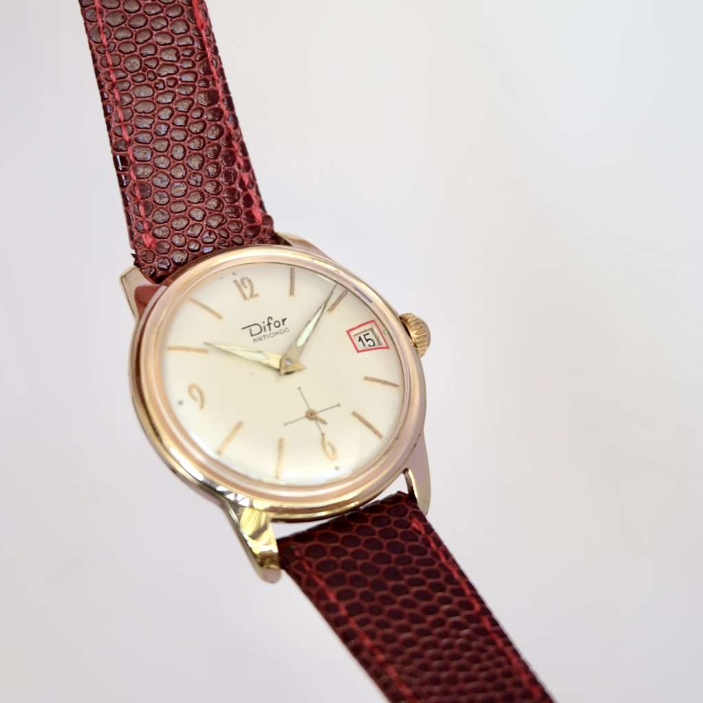 Montre vintage remontage Française