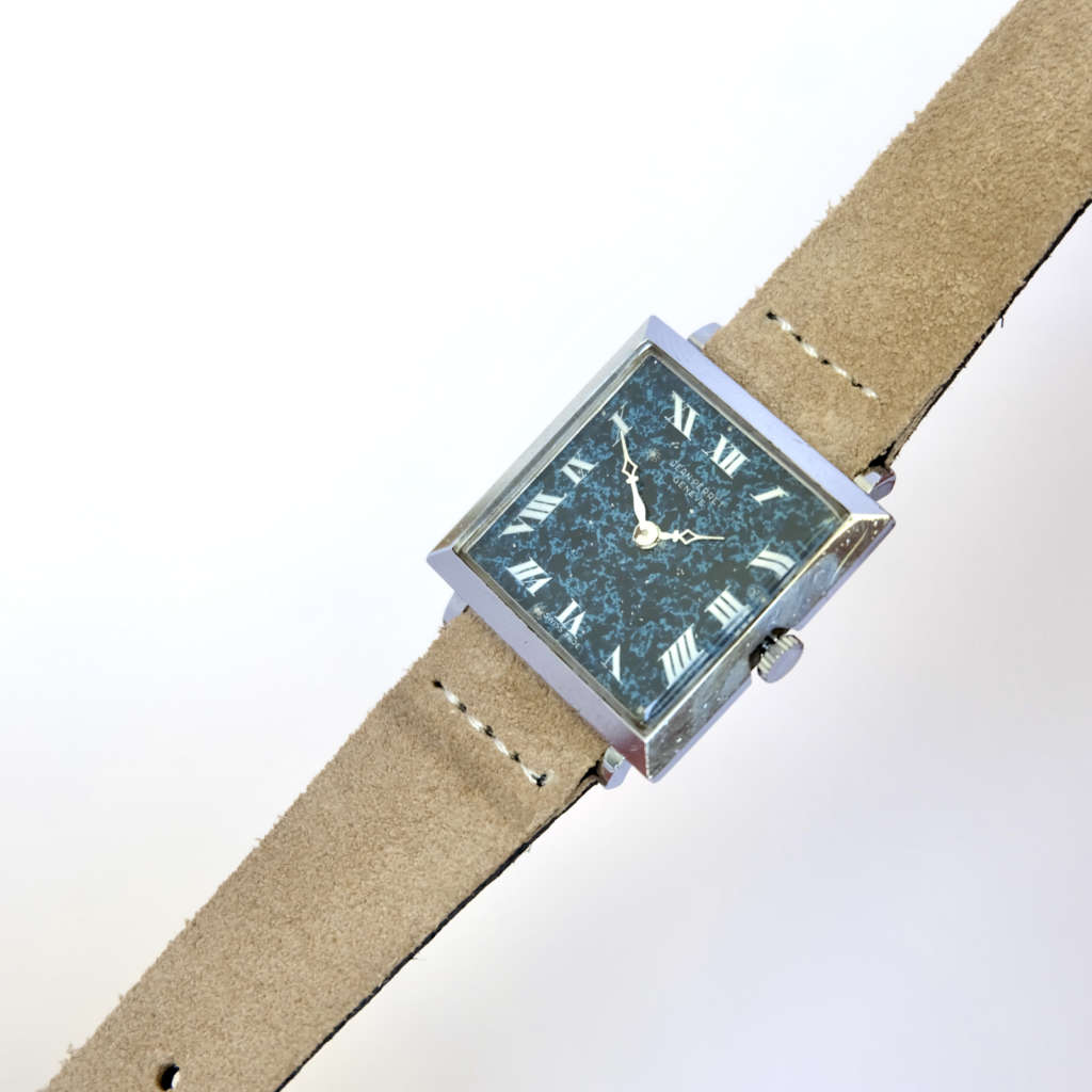 Montre mécanique carré femme surprenante Montre mécanique carré femme surprenante