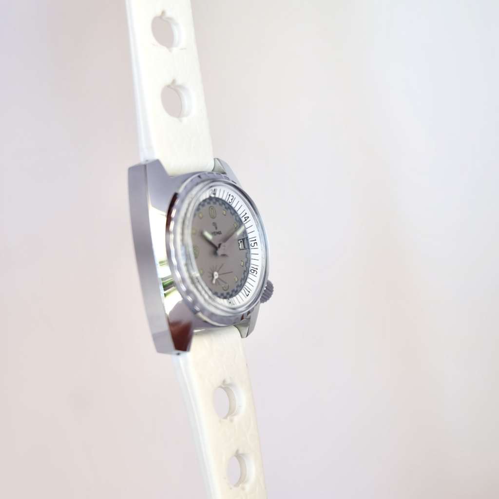 Montre vintage yema ancienne NOS femme Montre vintage Yema ancienne NOS femme