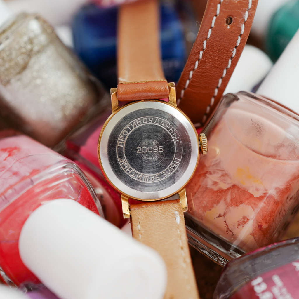 montre femme doree vintage sovietique Montre femme dorée vintage soviétique