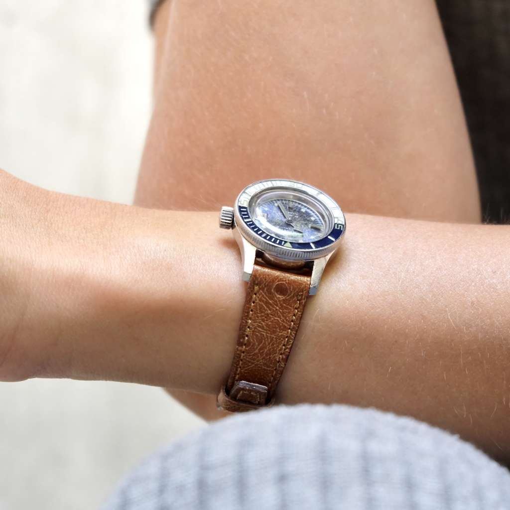 Montre plongée femme vintage automatique Montre plongée femme vintage automatique