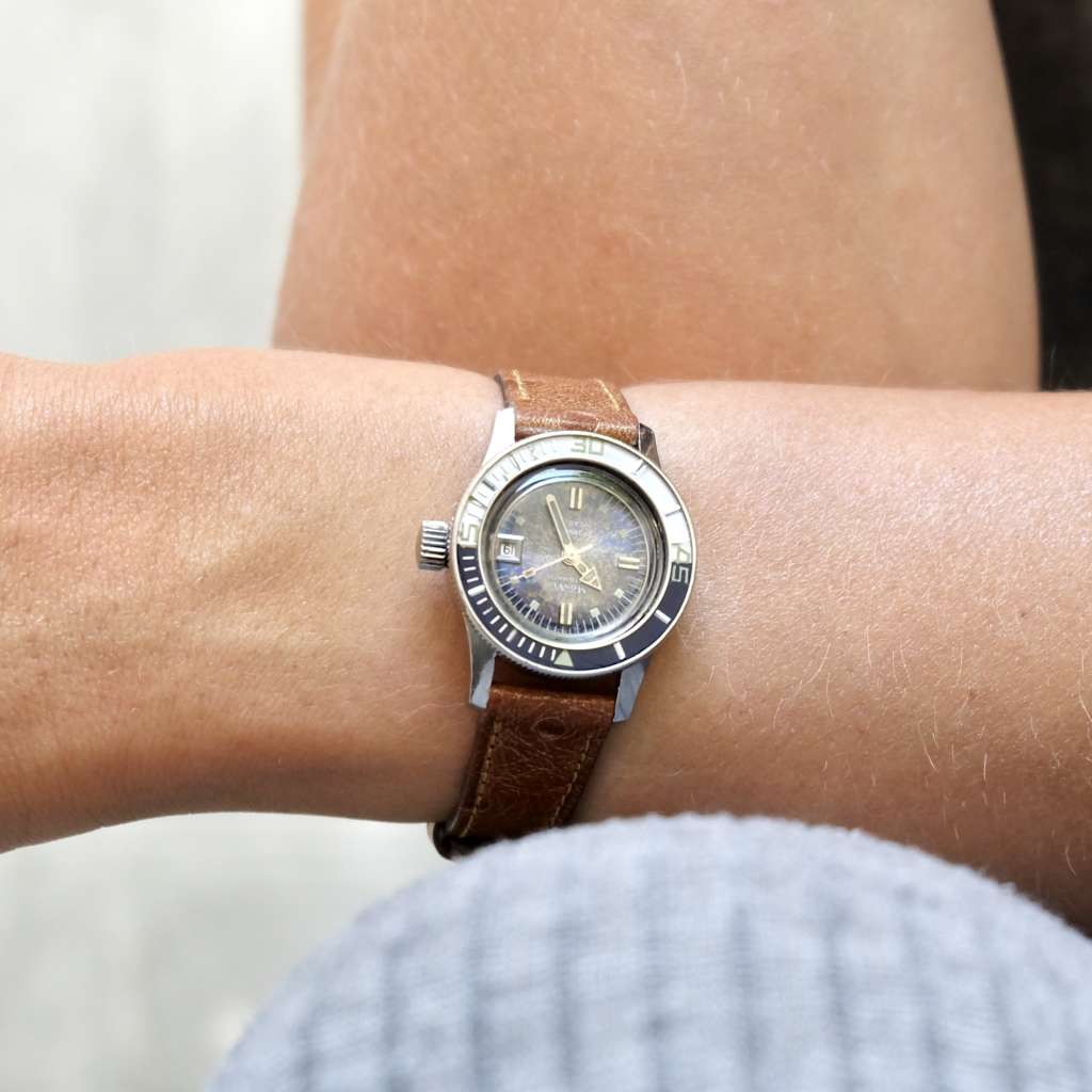 montre vintage femme sport patine Montre vintage femme sport patine