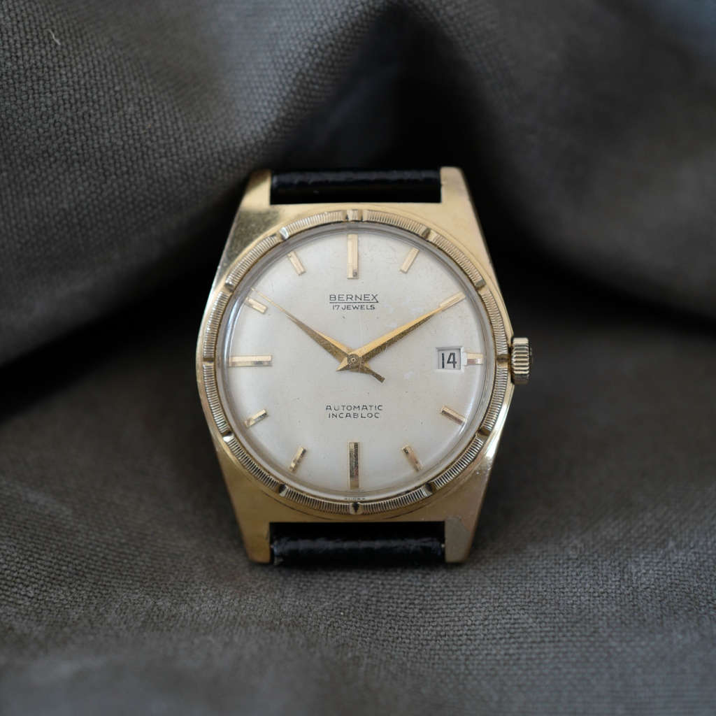 Jolie montre automatique ancienne Jolie montre automatique ancienne