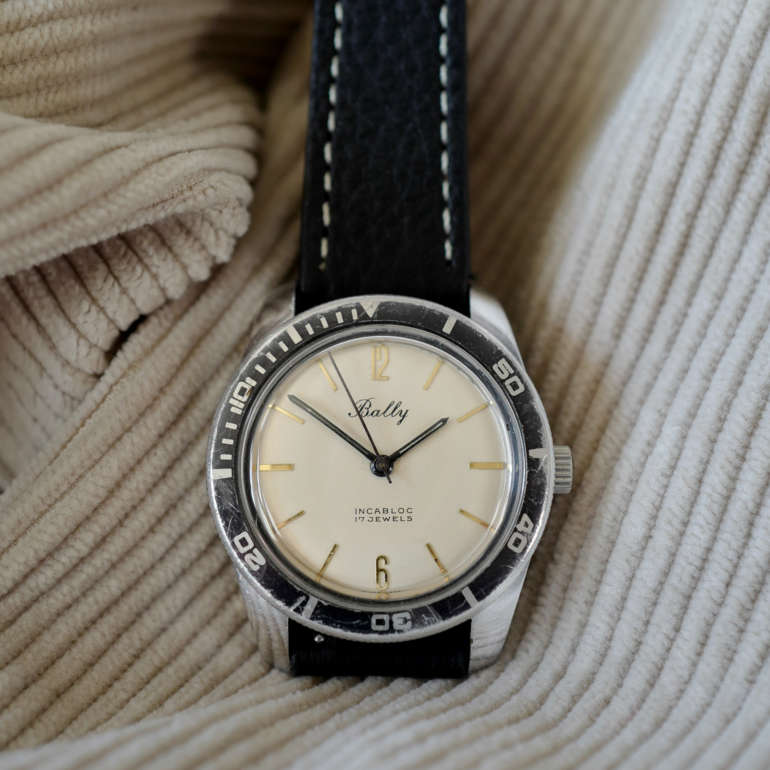 Montre Vintage FLOTY Des Années 1950 - Mécanique Manuelle - Boîtier Acier, Bracelet Cuir Noir