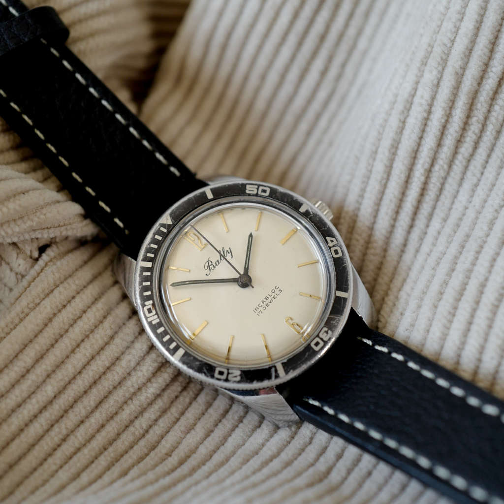 Montre de plongée vintage ancienne mécanique