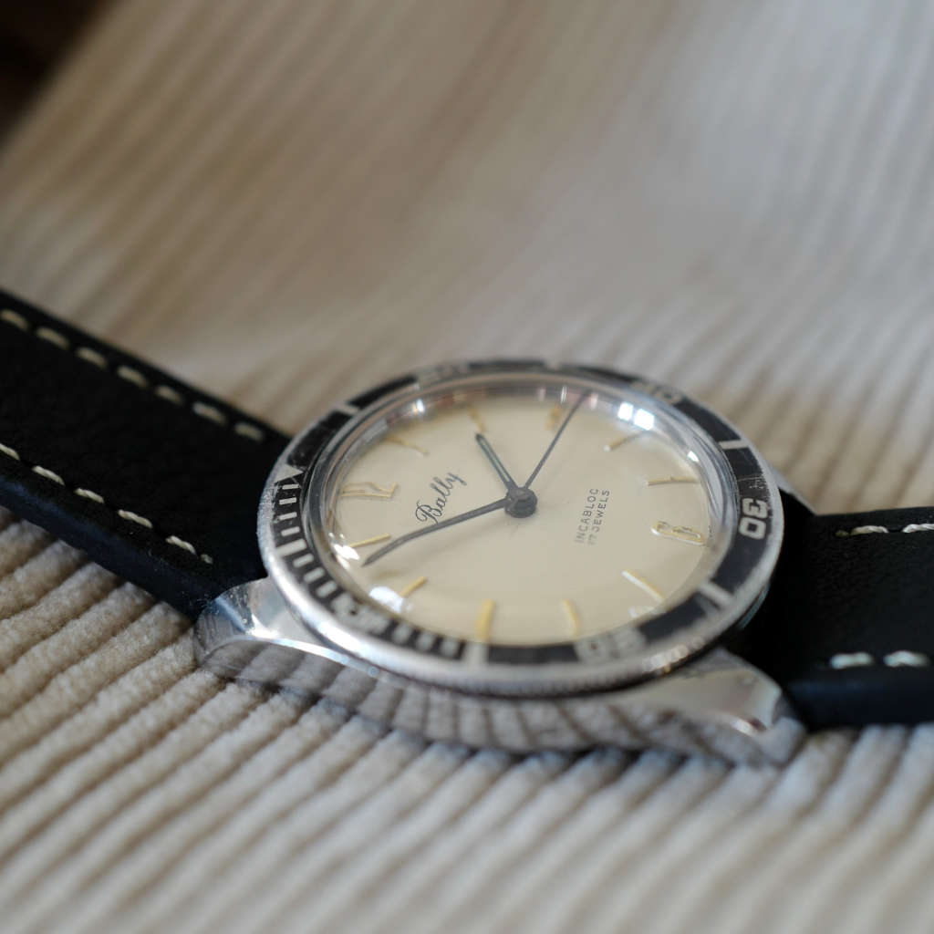 Montre de plongée vintage Bally mécanique manuelle