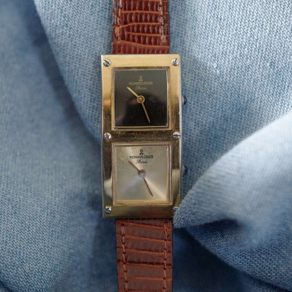 Montre dorée vintage femme double fuseau horaire idée cadeau fabrique en France
