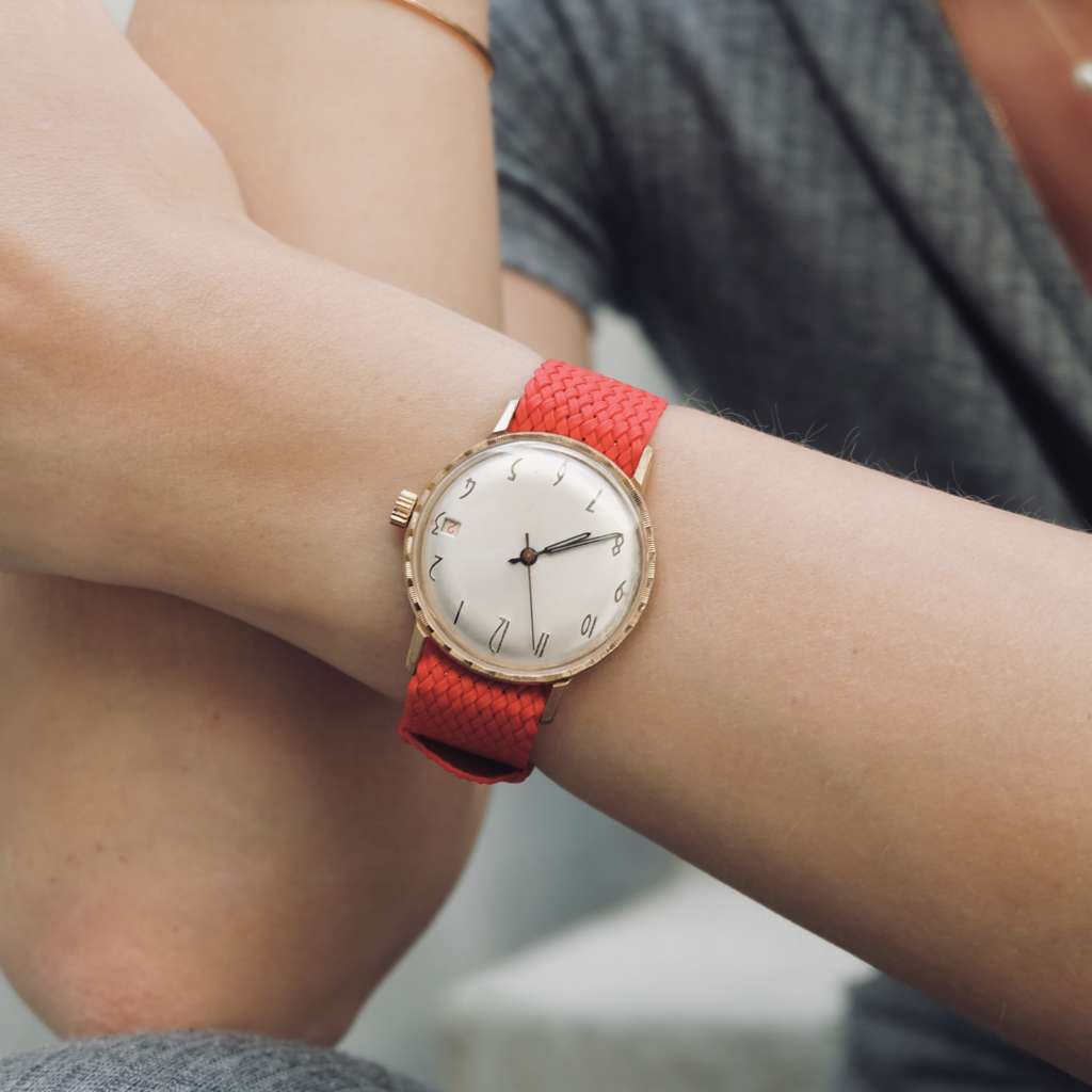 Montre femme ronde classique idée cadeau