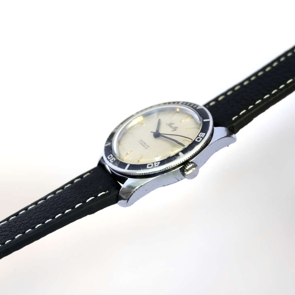 Montre horlogerie vintage plongée
