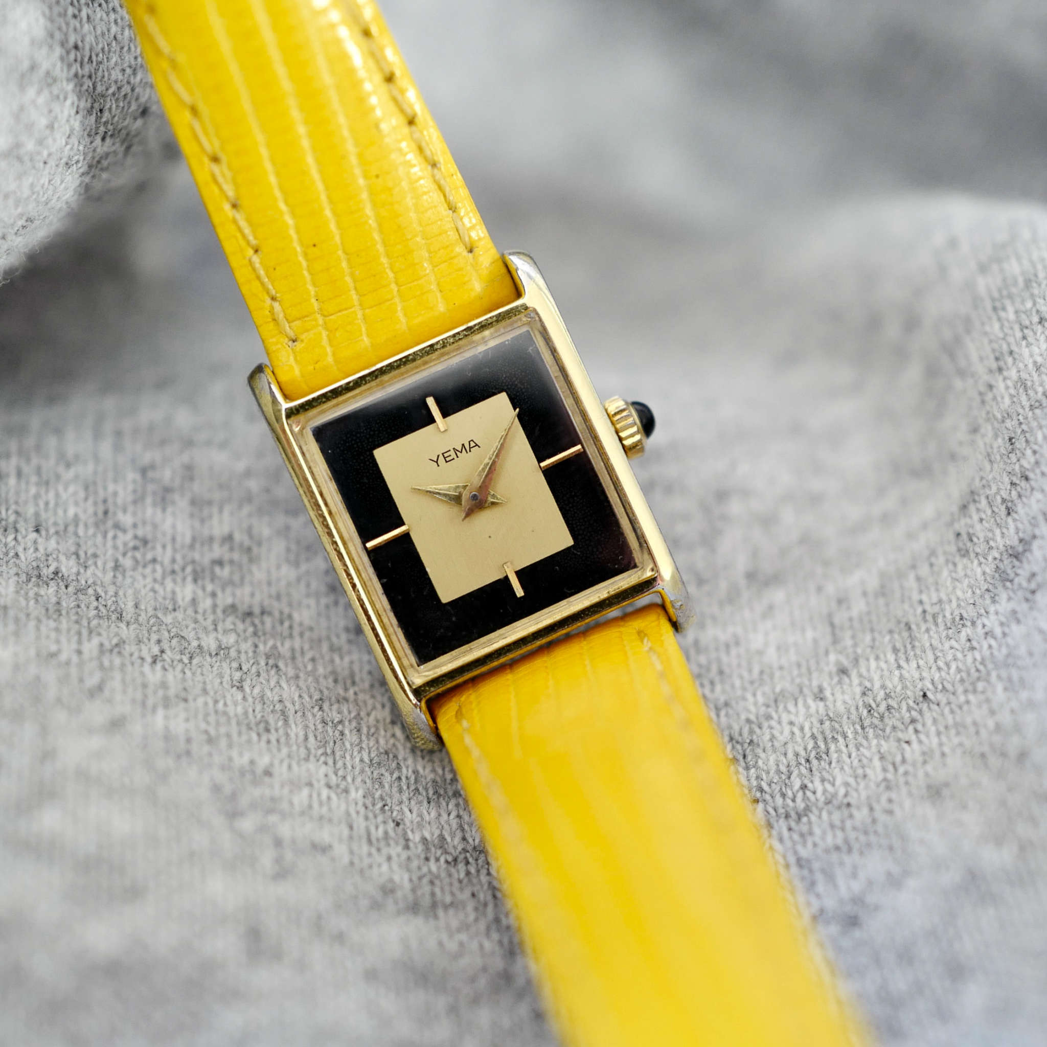 Montre Yema Paris Femme - Modèle Tank PVD Noir - Mouvement Quartz - Occasion