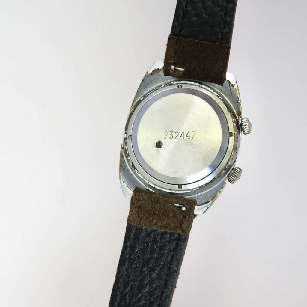 Montre vintage historique soviétique alarme mécanique