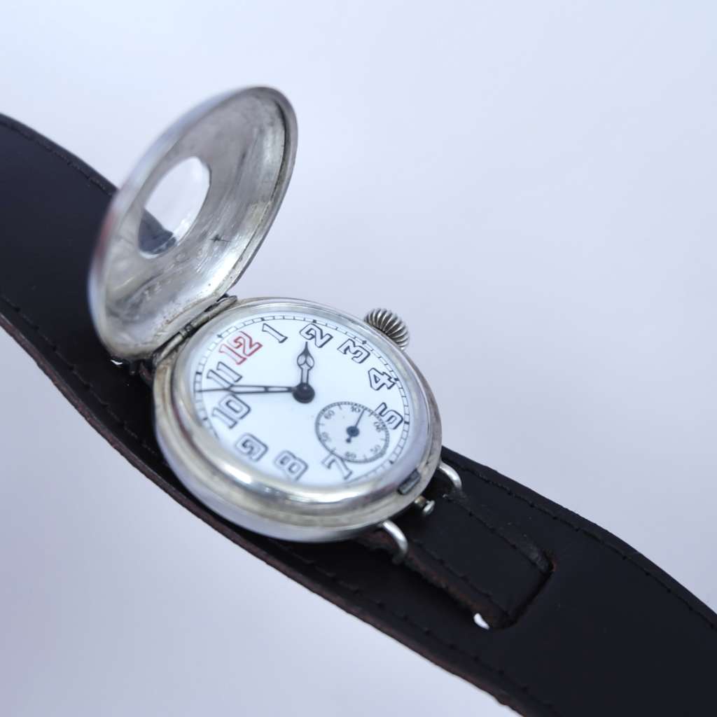 Montre ancienne soldat poilu vintage mécanique manuelle restaurée Montre ancienne soldat poilu vintage mécanique manuelle restaurée