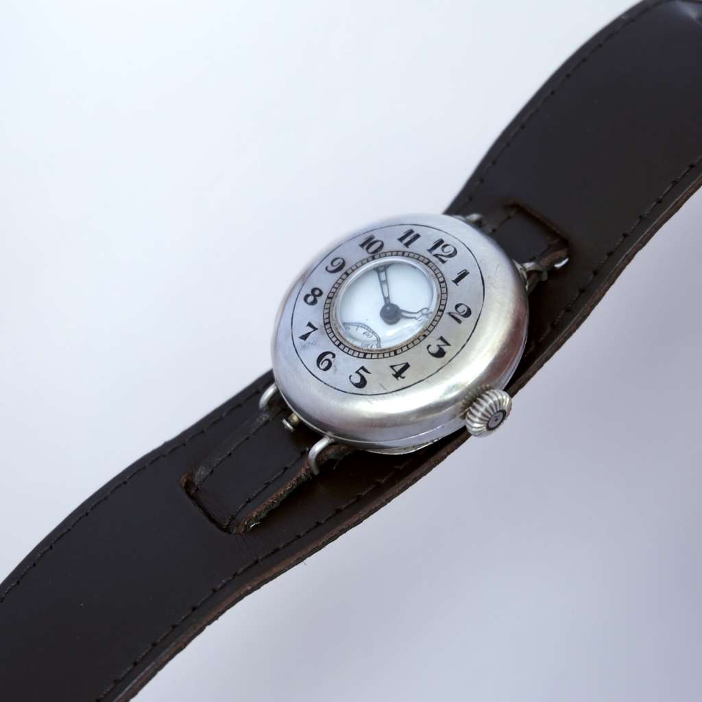 Montre de soldat poilu militaire Montre de soldat poilu militaire