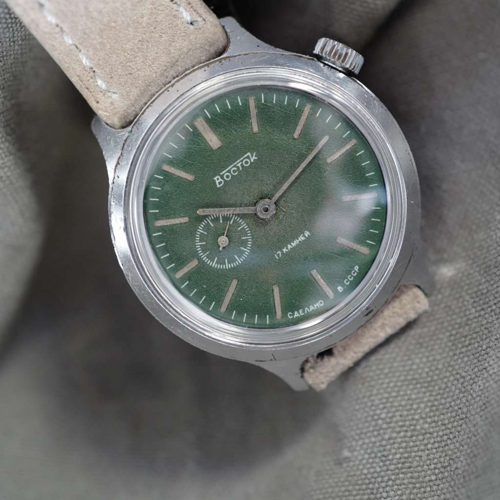 Montre cadran kaki vintage vert Montre cadran kaki vintage vert