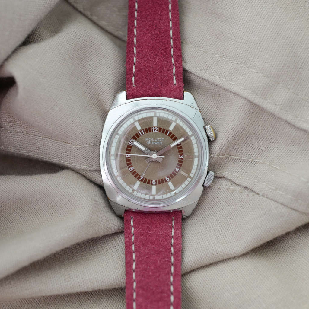 Montre réveil vintage soviétique Montre réveil vintage soviétique