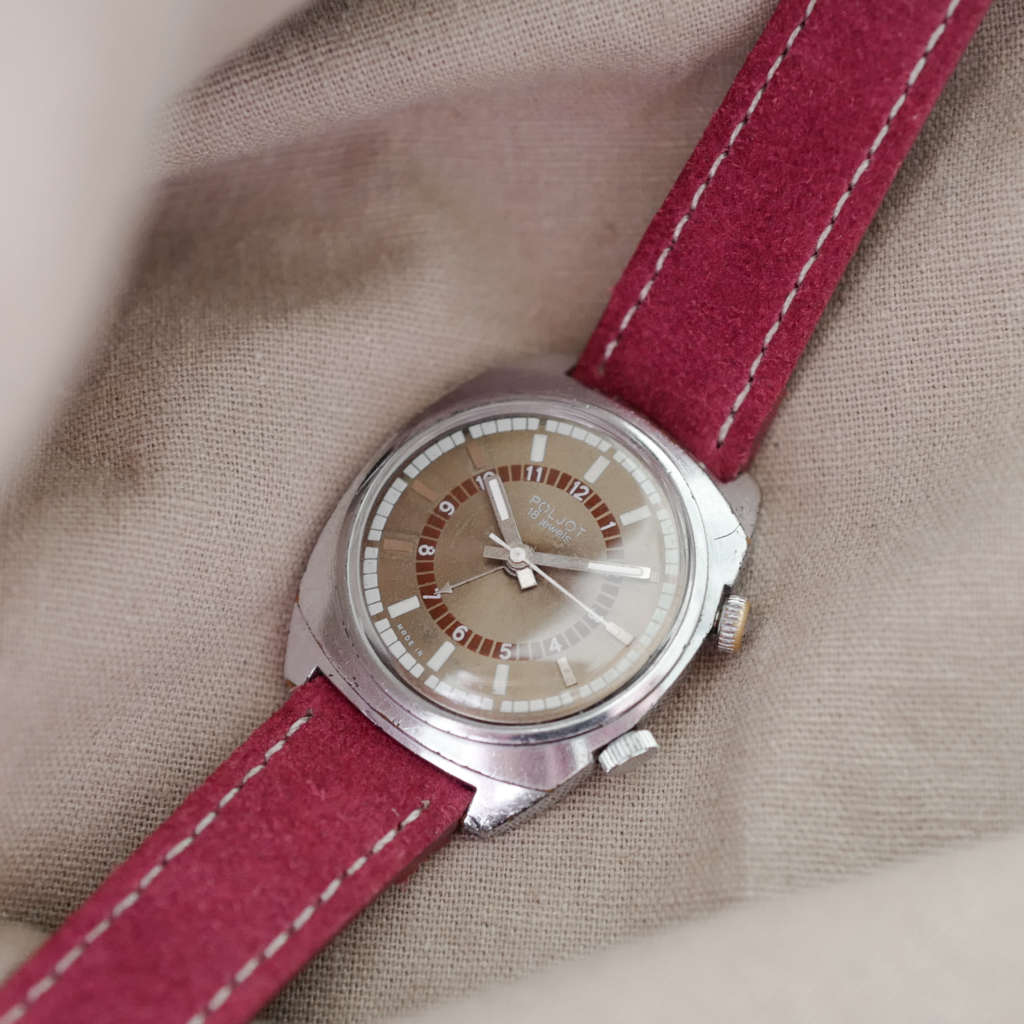 Montre vintage cadran or vintage Montre vintage cadran or vintage