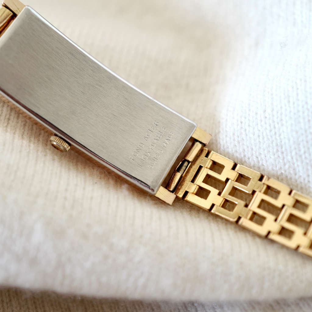 Montre femme dorée vintage manuelle