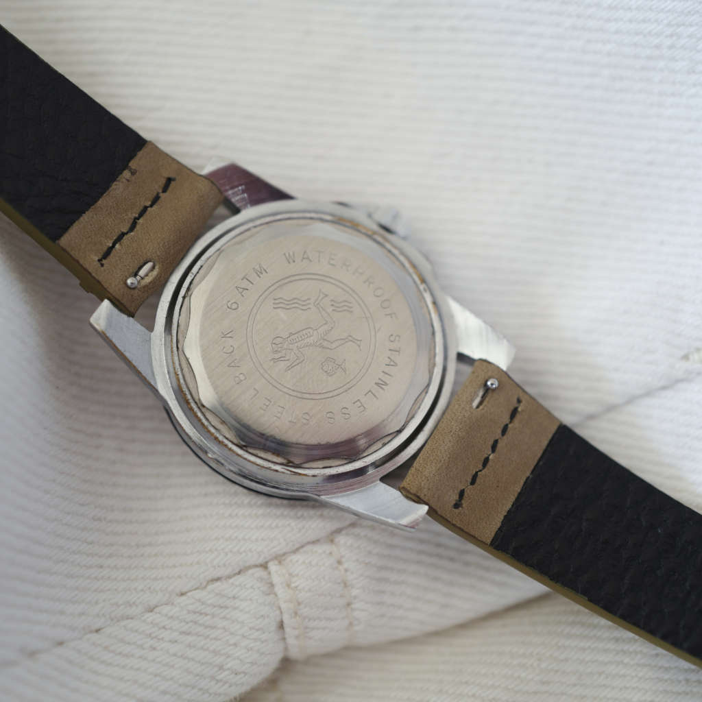 Montre plongée vintage bleue Montre plongée vintage bleue