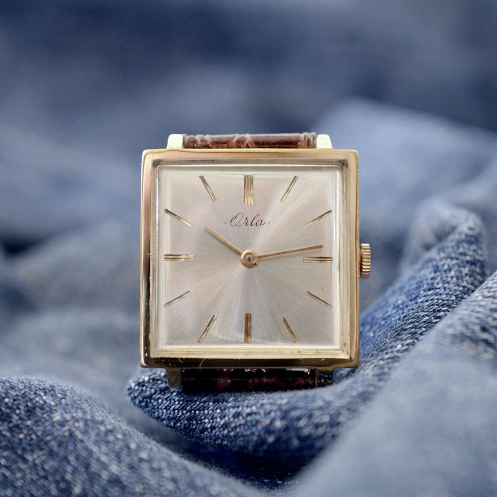 Montre habillée vintage carrée Montre habillée vintage carrée