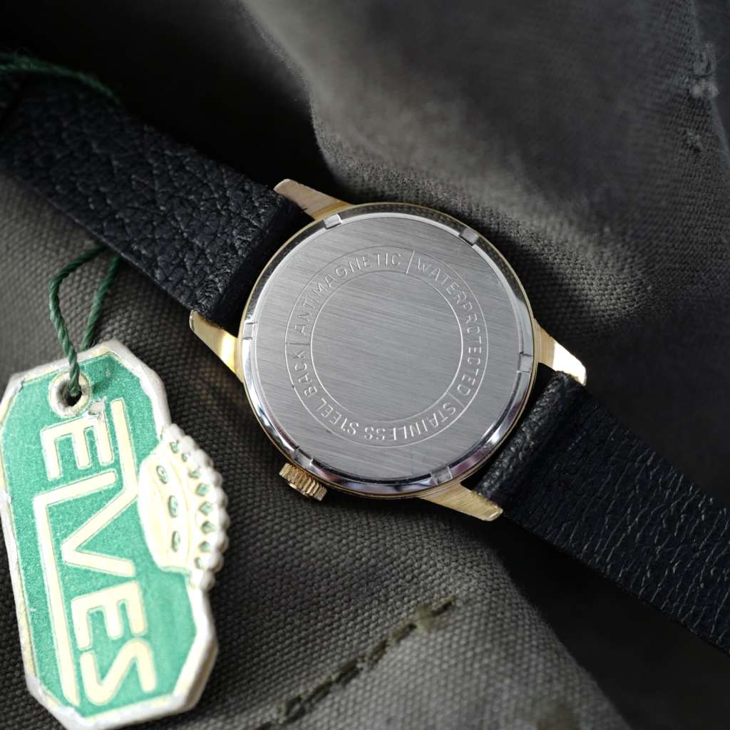 Montre mécanique femme dorée