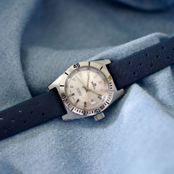 Petite montre plongée femme vintage
