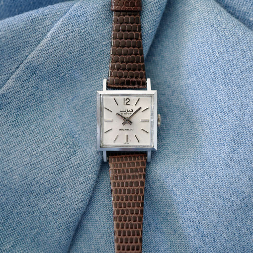 Jolie montre vintage femme mini Jolie montre vintage femme mini