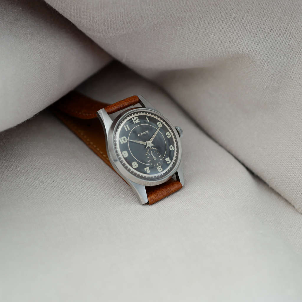 Montre étanche vintage cadran tropical patine