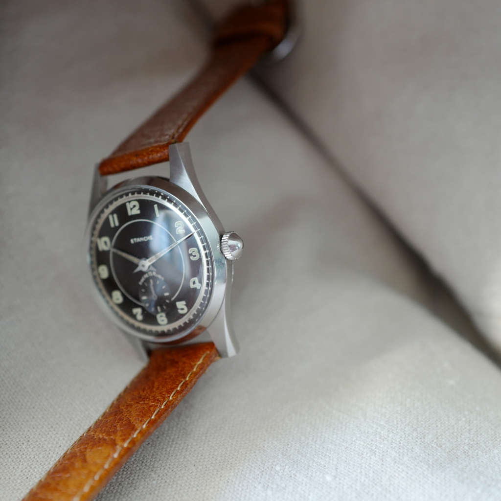 Montre style militaire ancienne