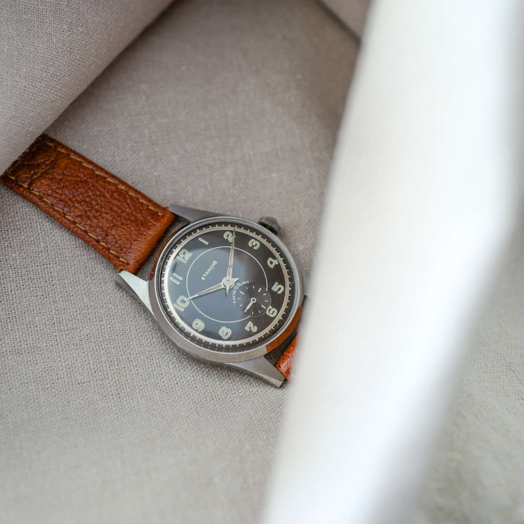 Montre vintage style militaire étanche