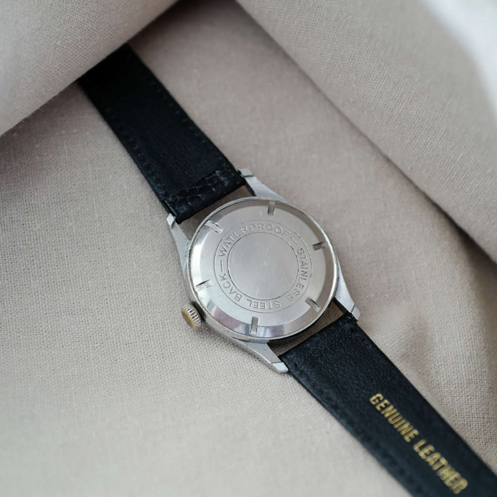 Montre vintage type militaire étanche