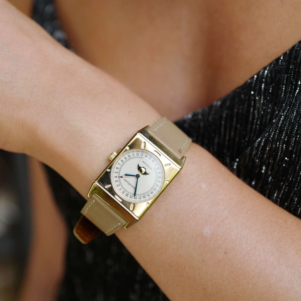 Reverso vintage quartz phase de lune or Reverso vintage quartz phase de lune or