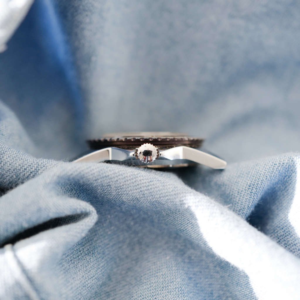 Montre ancienne Mortima quartz bleue Montre ancienne Mortima quartz bleue