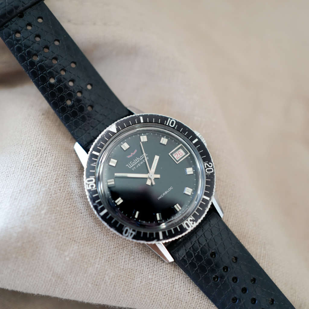 Montre ancienne vintage manuelle