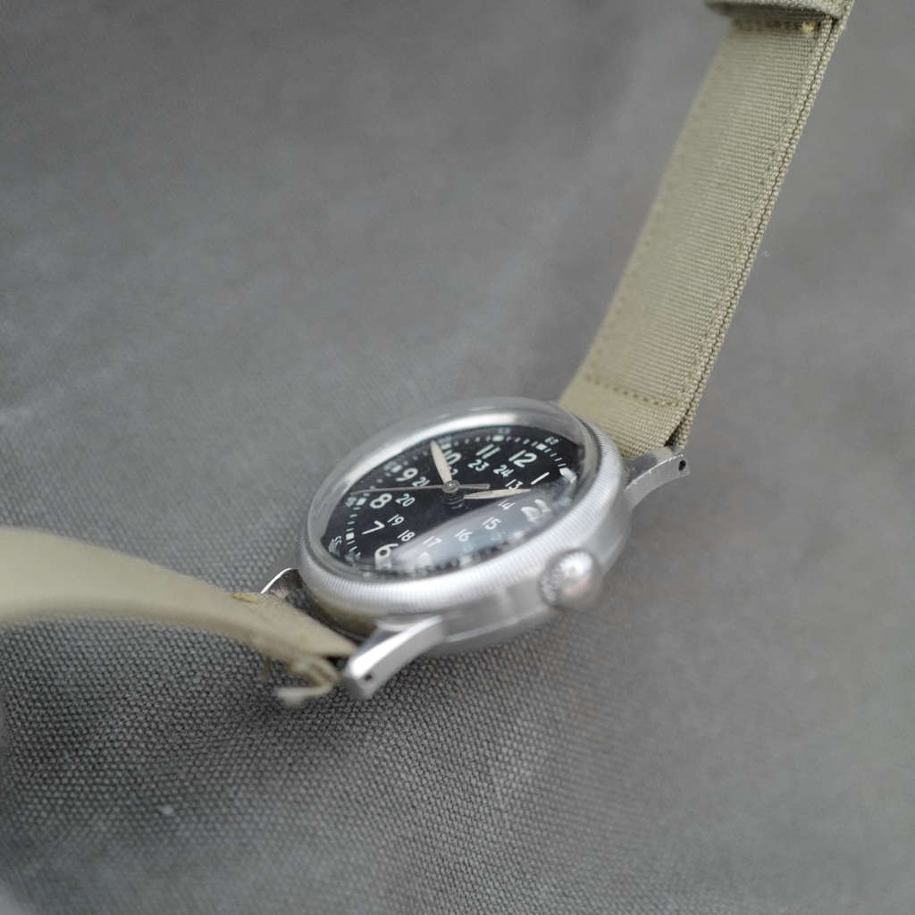 Montre guerre du Viet-Nam vintage militaire Montre guerre du Viet-Nam vintage militaire