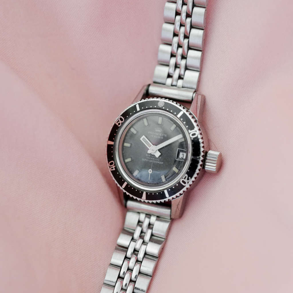 Montre vintage submariner femme ancienne Montre vintage submariner femme ancienne