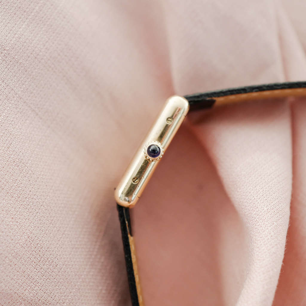 Montre dorée femme vintage Cartier Must Tank Montre dorée femme vintage Cartier Must Tank