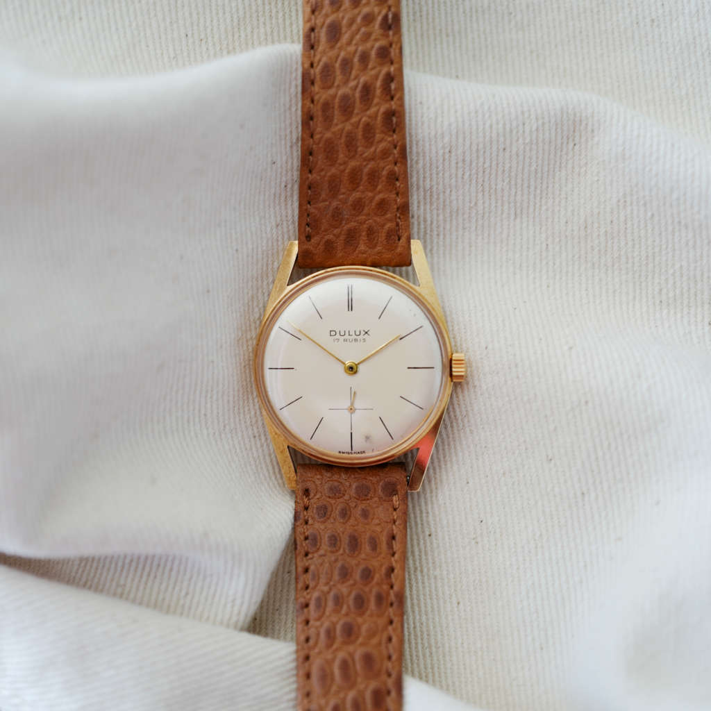 Montre dorée vintage mécanique Peseux Montre dorée vintage mécanique Peseux