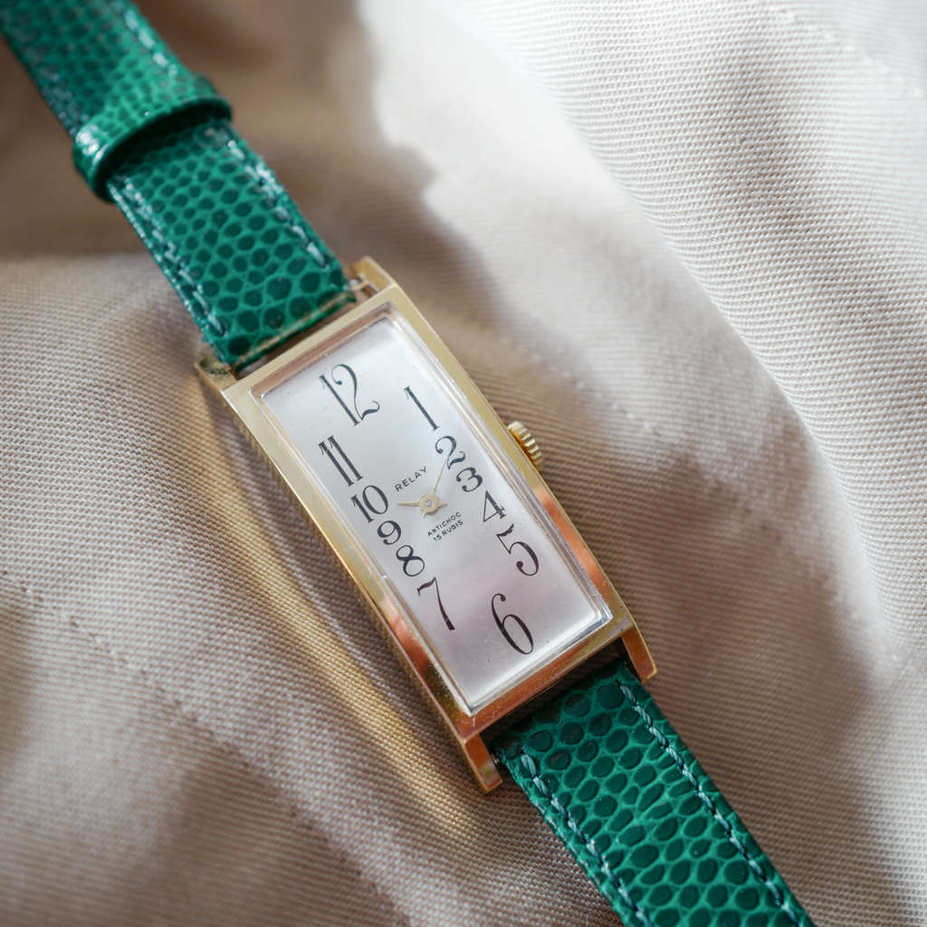 Jolie montre vintage femme mécanique Relay Jolie montre vintage femme mécanique Relay