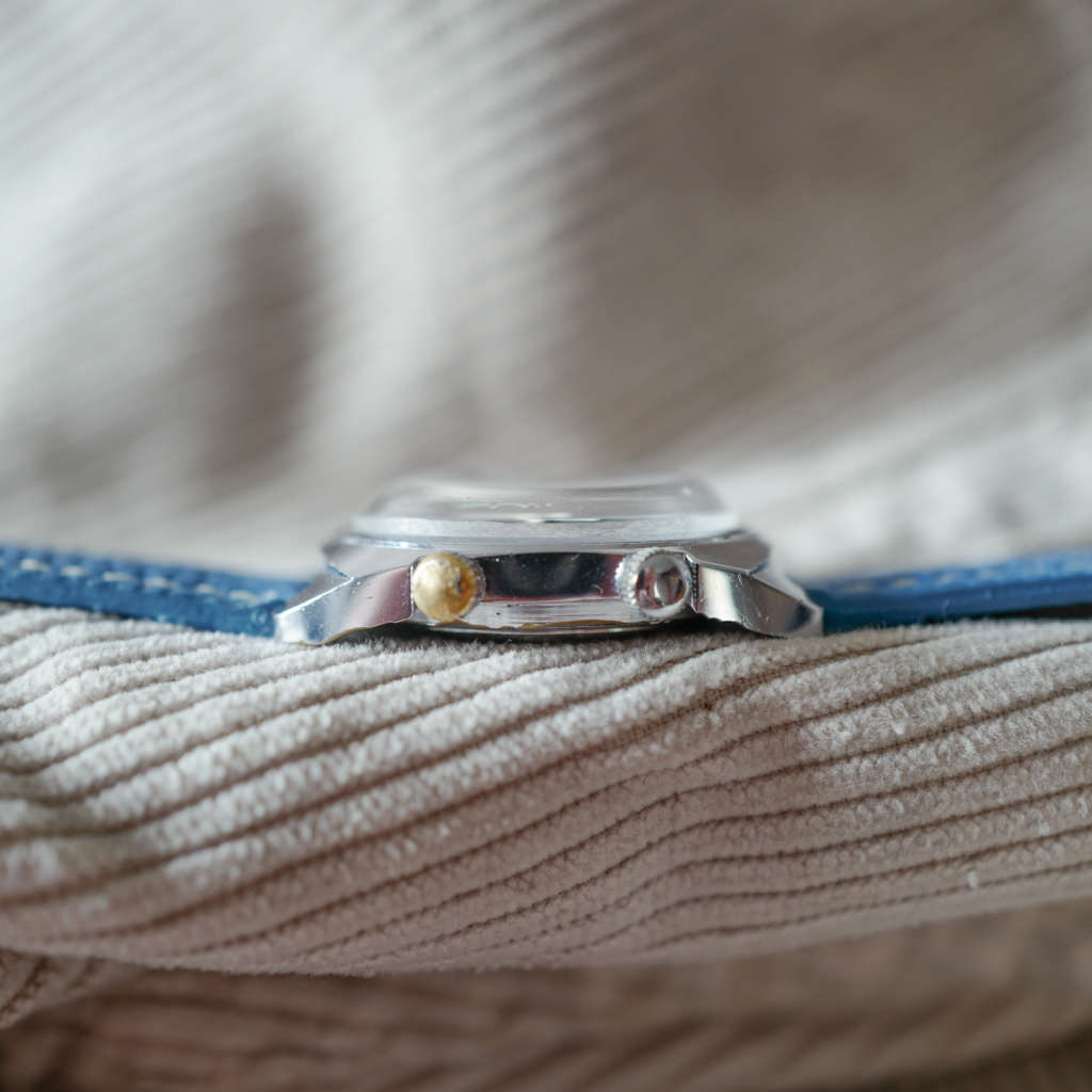 Montre a alarme vintage Poljot soviétique Montre a alarme vintage Poljot soviétique